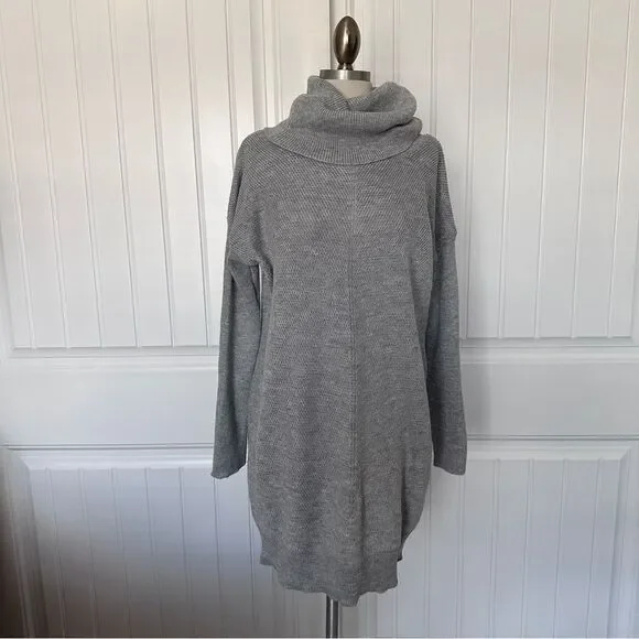 Lulu’s Tea Reader Light Grey Sweater Dress - Picture 2 of 7